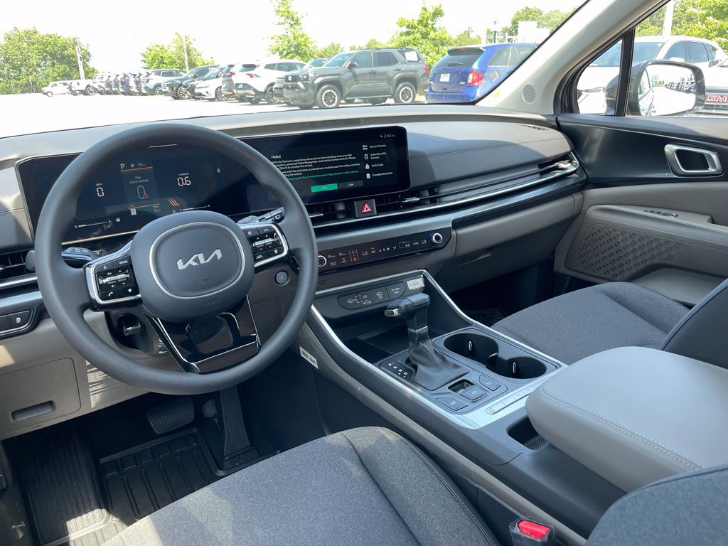 New 2026 Kia Carnival LX FWD image 24