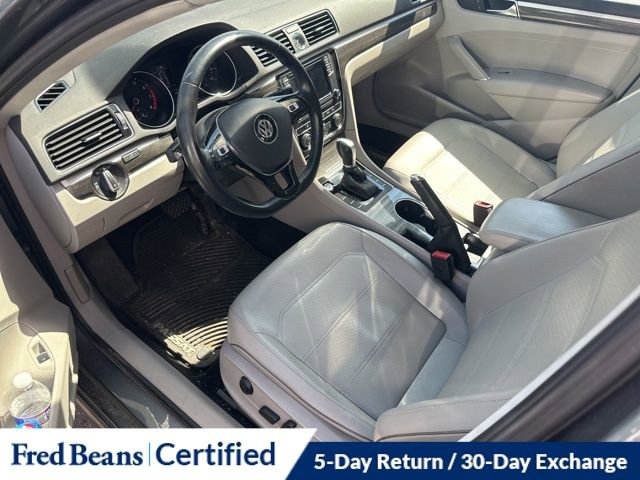 Used 2017 Volkswagen Passat 1.8T SE w/ SE Lighting Package FWD image 16