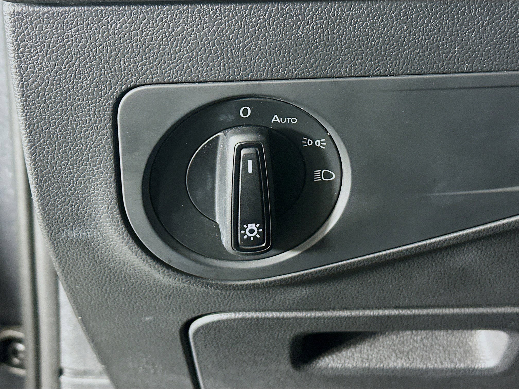 Used 2022 Volkswagen Tiguan S image 17