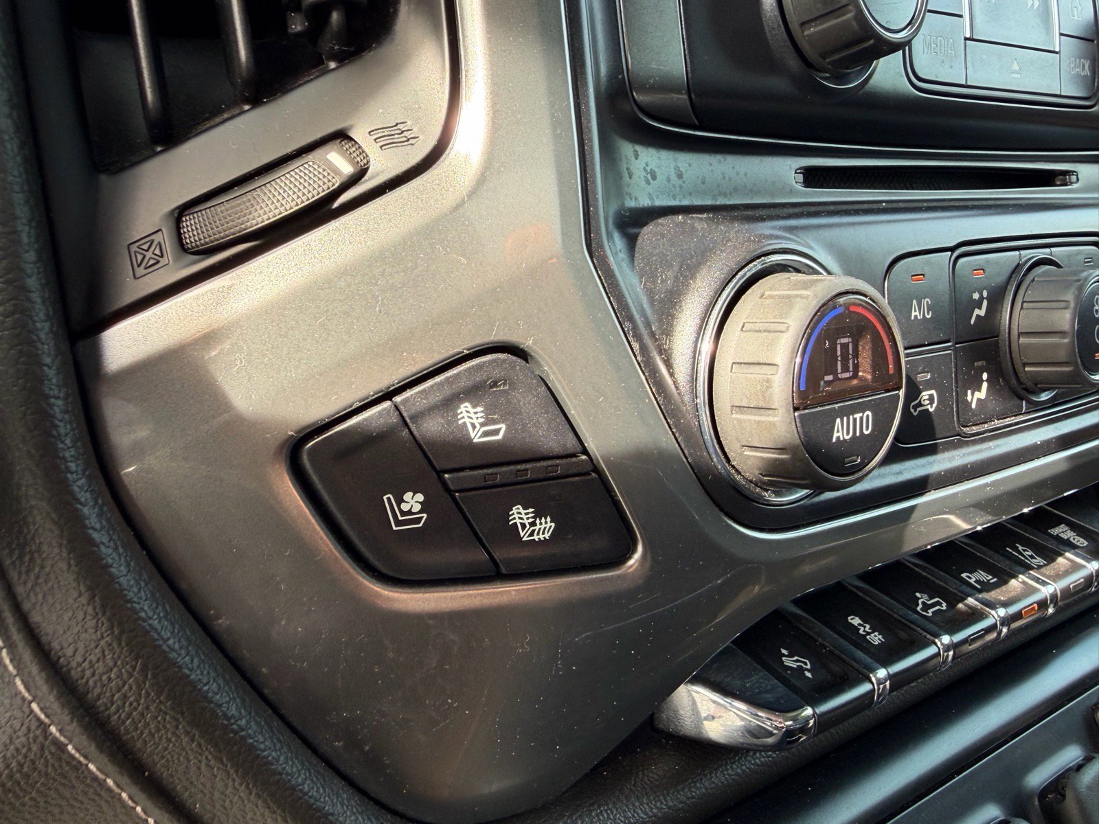 Used 2017 Chevrolet Silverado 3500 LTZ w/ Duramax Plus Package image 24