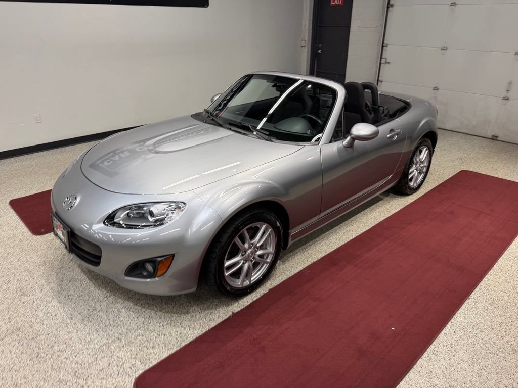 Used 2011 MAZDA MX-5 Miata Sport RWD image 3