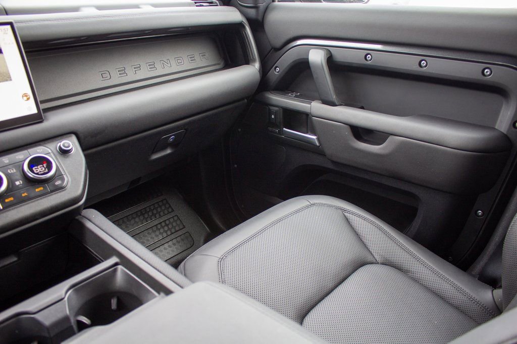 Used 2025 Land Rover Defender 130 Outbound image 20