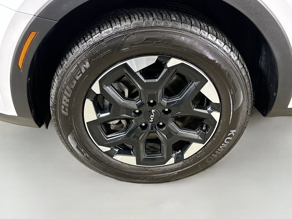 Certified 2025 Kia Sorento S image 13