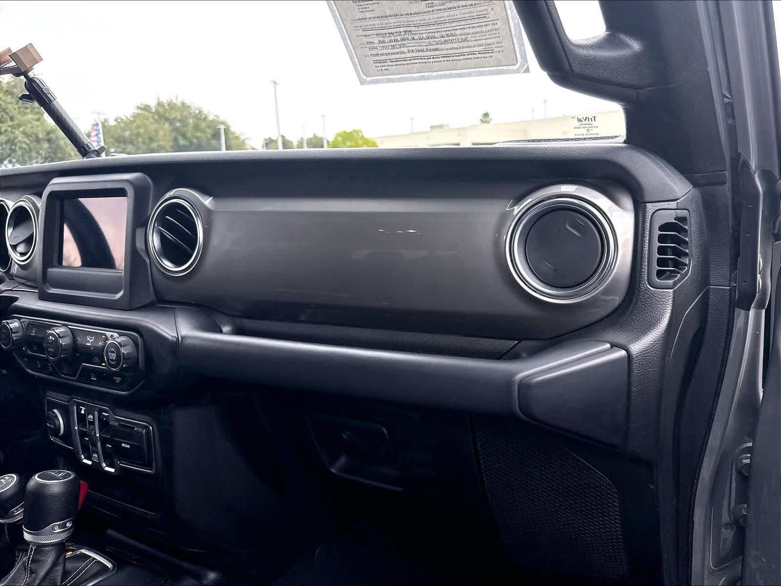 Used 2020 Jeep Gladiator Overland AWD/4WD image 29