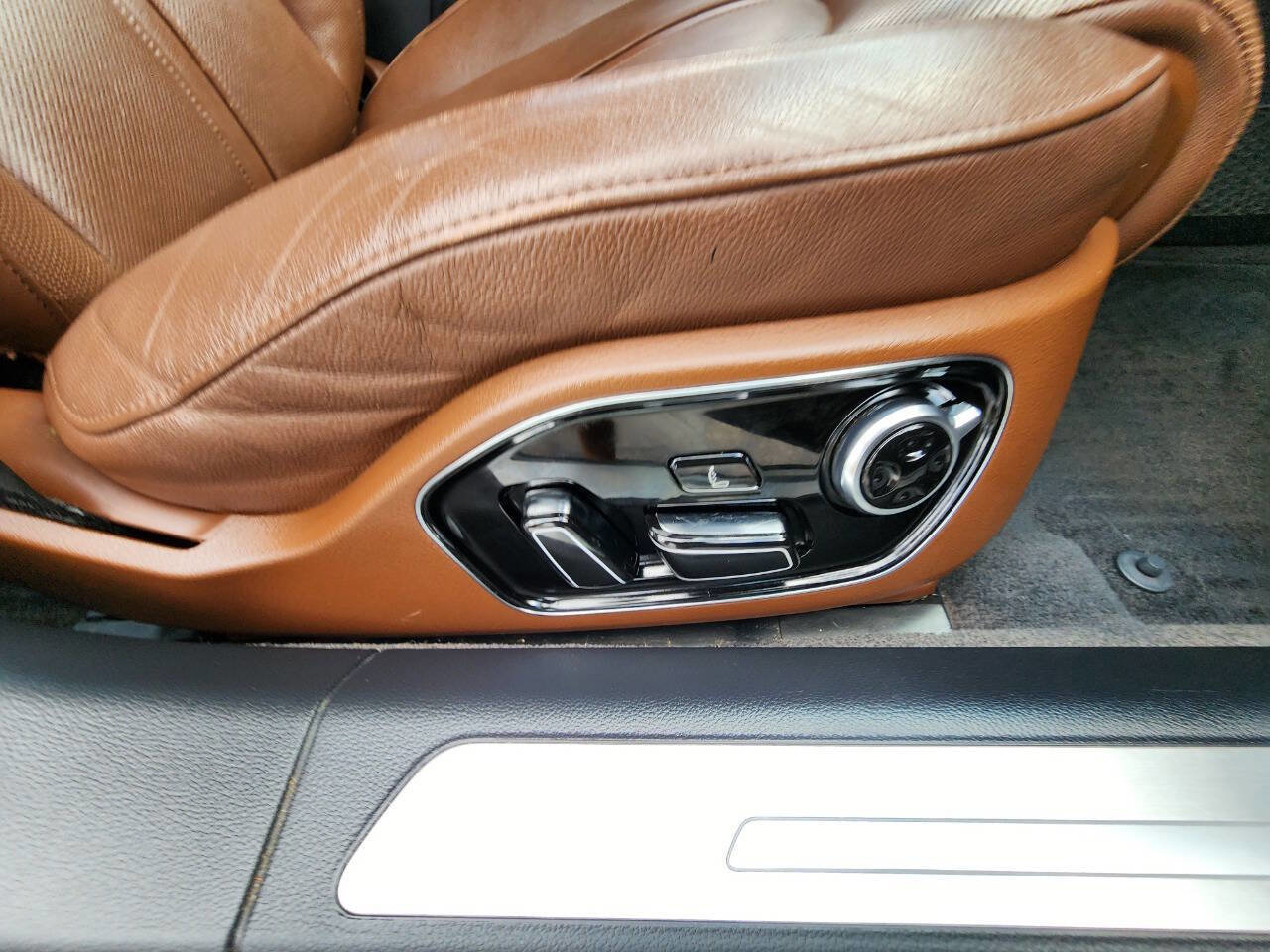 Used 2014 Audi A8 L 3.0T w/ Premium Package image 40