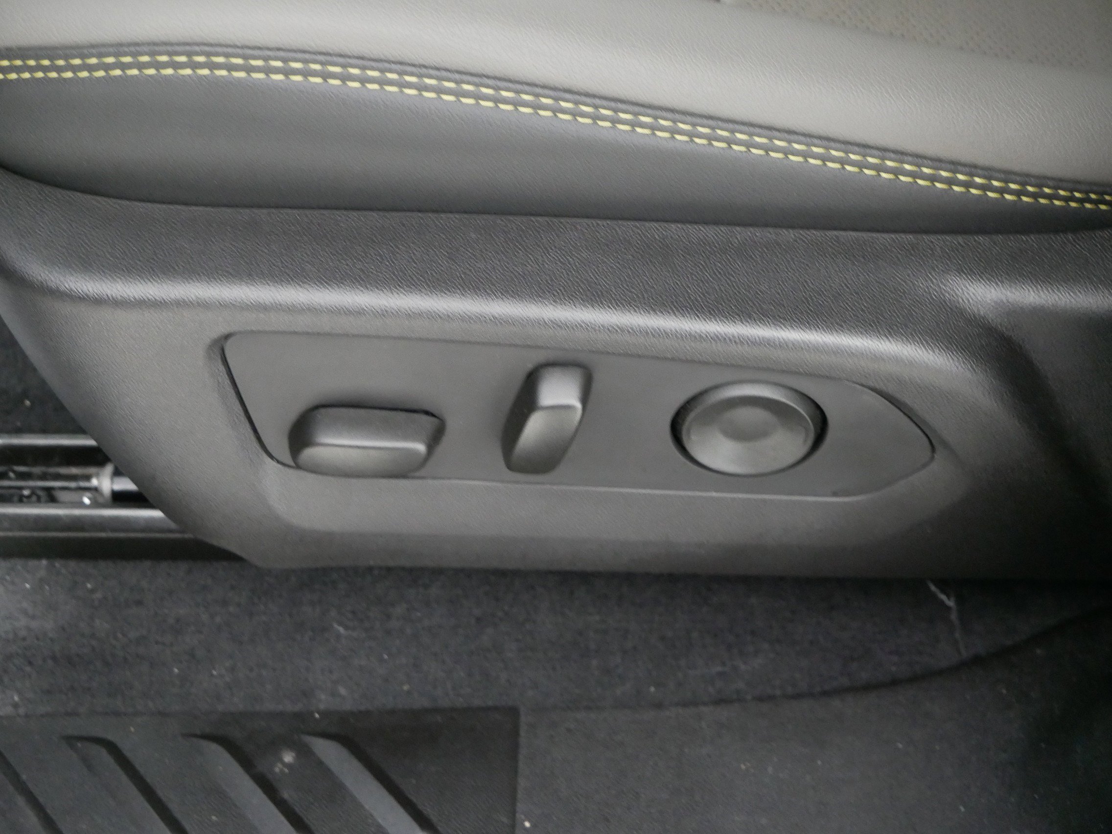 Used 2025 Chevrolet Colorado ZR2 w/ Technology Package image 20