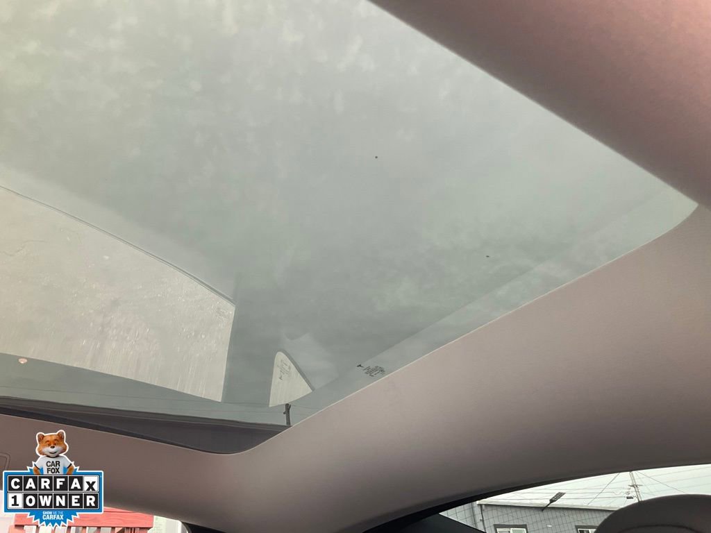 Used 2024 Tesla Model Y Long Range image 31