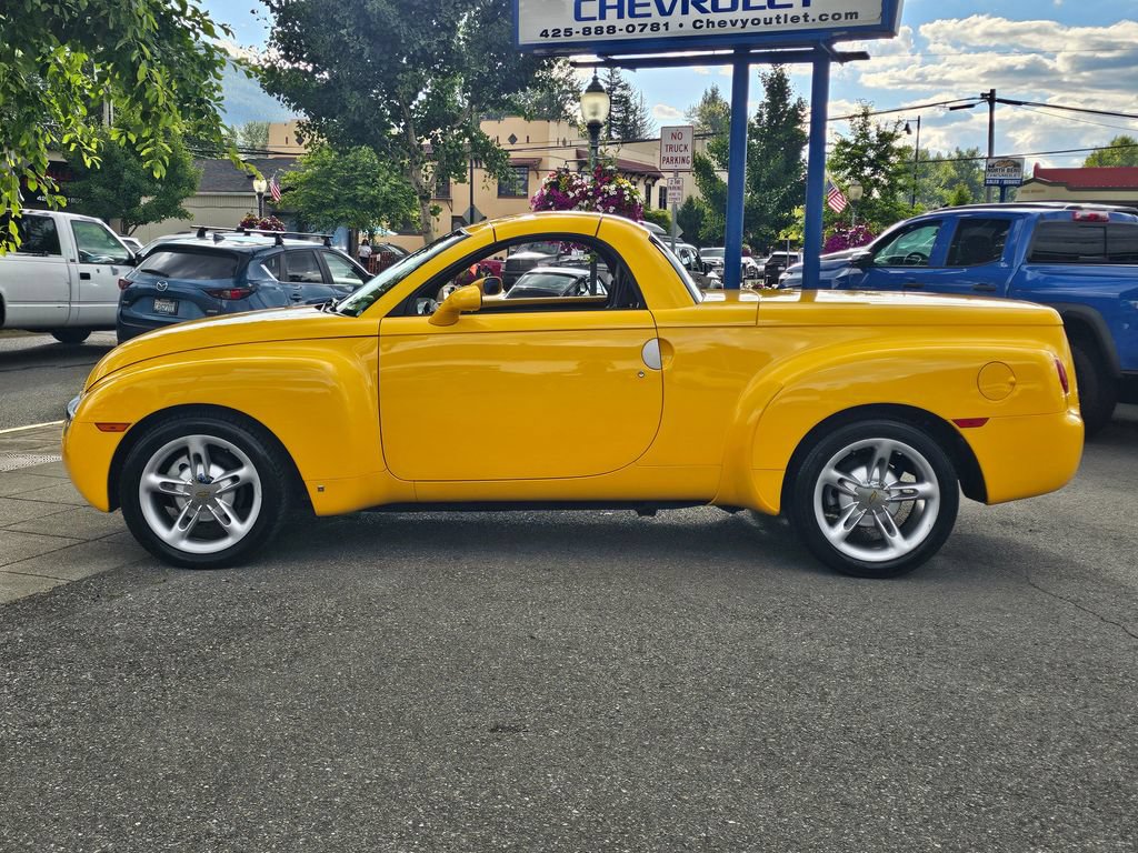Used 2006 Chevrolet SSR w/ Preferred Equipment Group RWD image 11