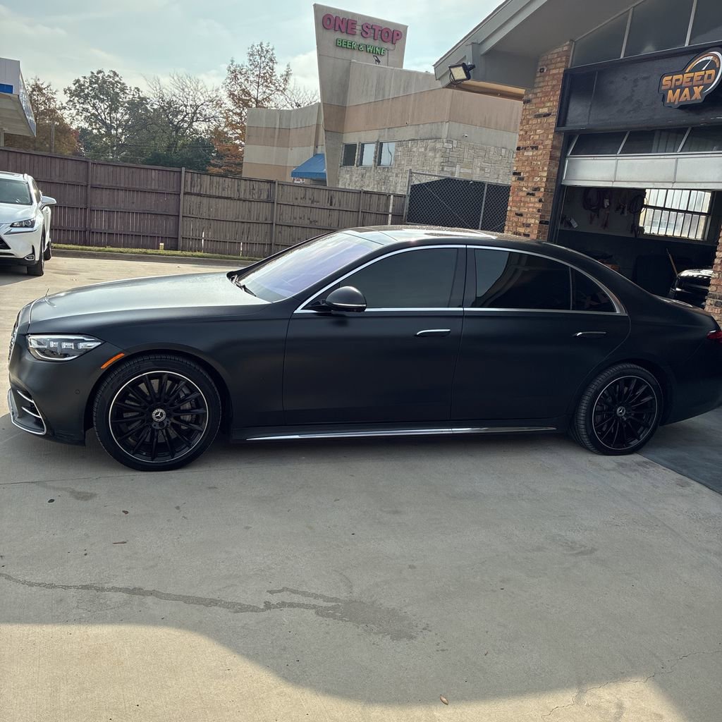 Used 2022 Mercedes-Benz S 580 4MATIC Sedan w/ AMG Line Package image 2