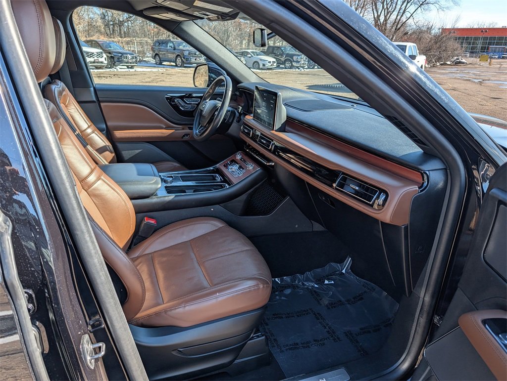 Used 2021 Lincoln Aviator Reserve w/ Equipment Group 201A image 8