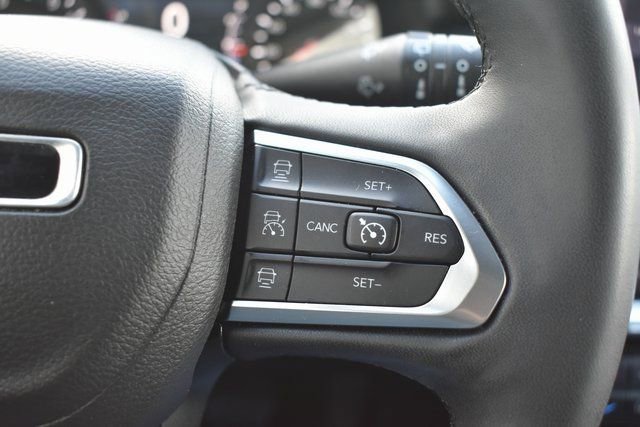 Used 2023 Jeep Compass Limited image 20