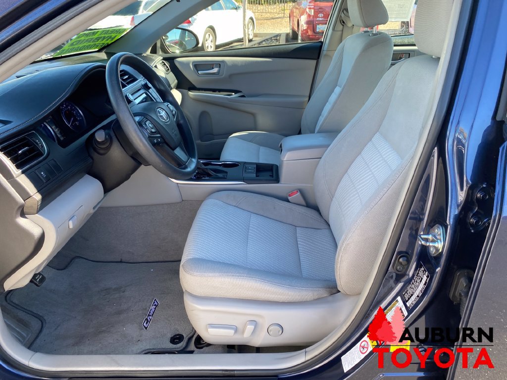 Used 2015 Toyota Camry LE FWD image 11