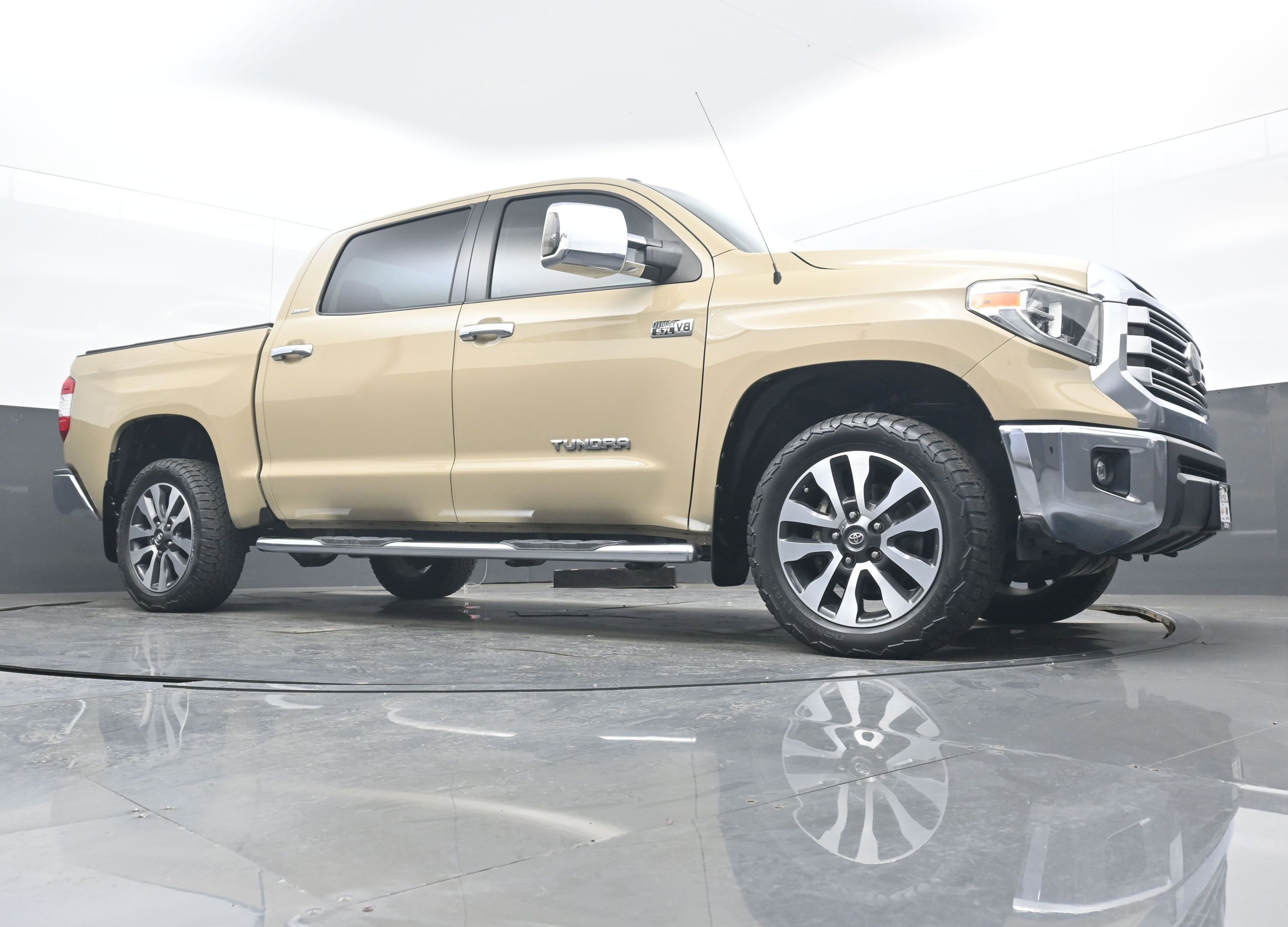 Used 2019 Toyota Tundra Limited image 17