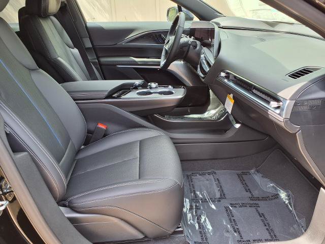 New 2026 Cadillac Lyriq Signature Luxury AWD/4WD image 9