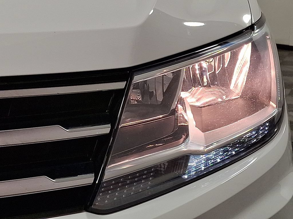 Used 2020 Volkswagen Tiguan SEL AWD/4WD image 12