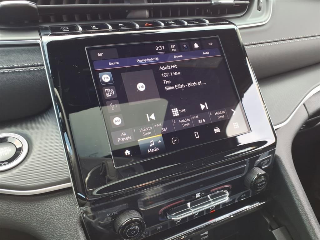 New 2025 Jeep Grand Cherokee L Laredo image 22