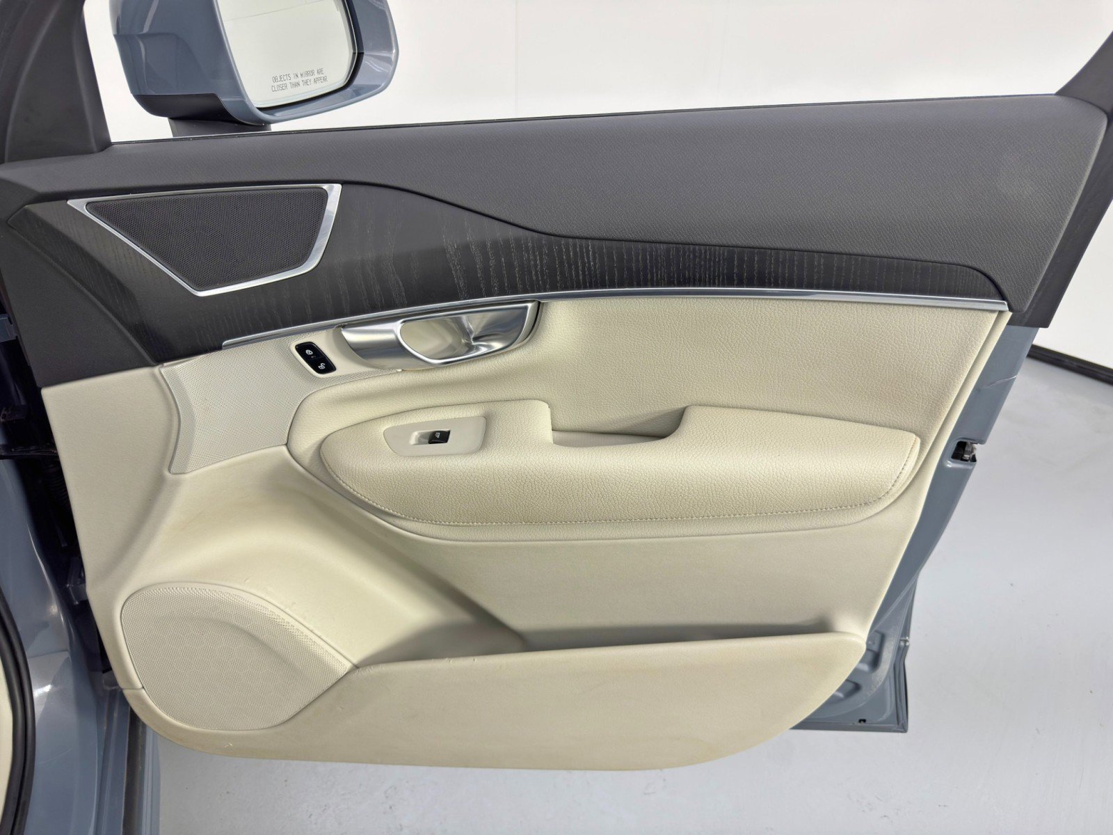 Used 2020 Volvo XC90 T6 Momentum image 44