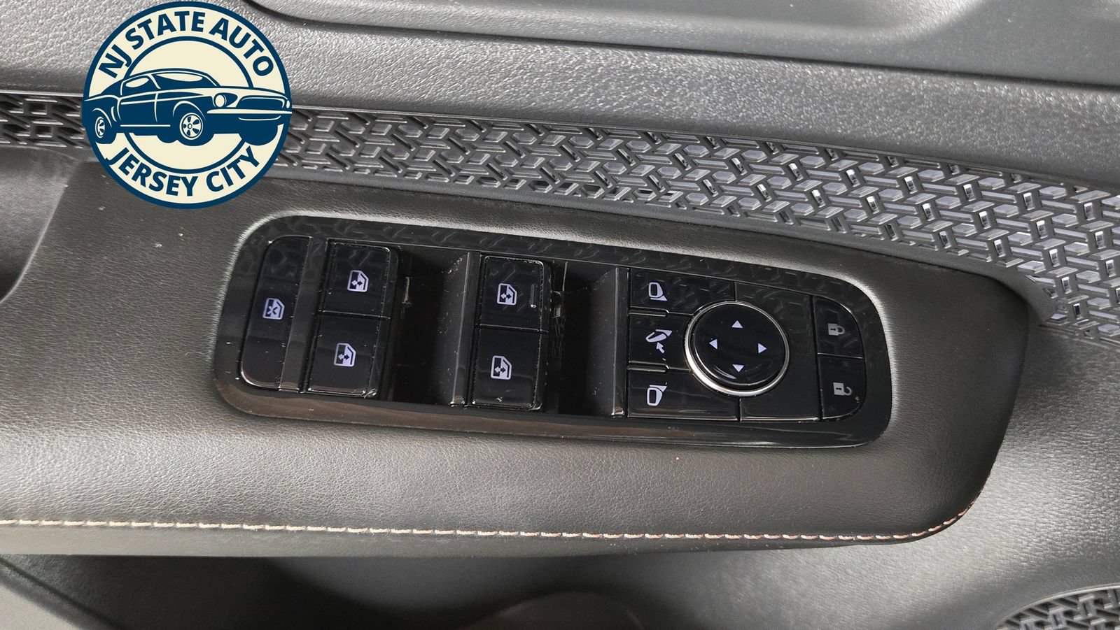 Used 2023 Nissan Ariya AWD image 23