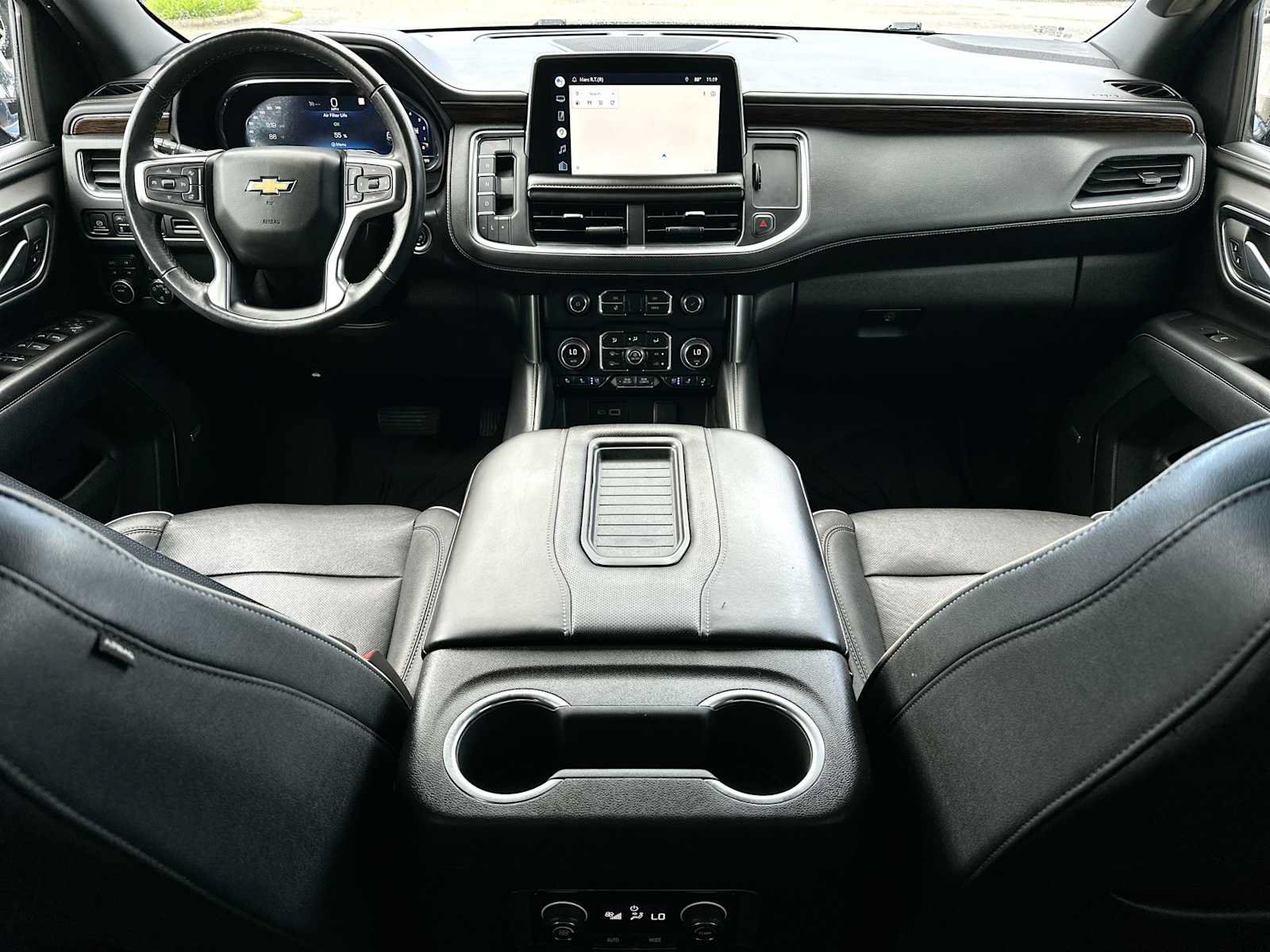 Used 2022 Chevrolet Suburban Premier AWD/4WD image 25