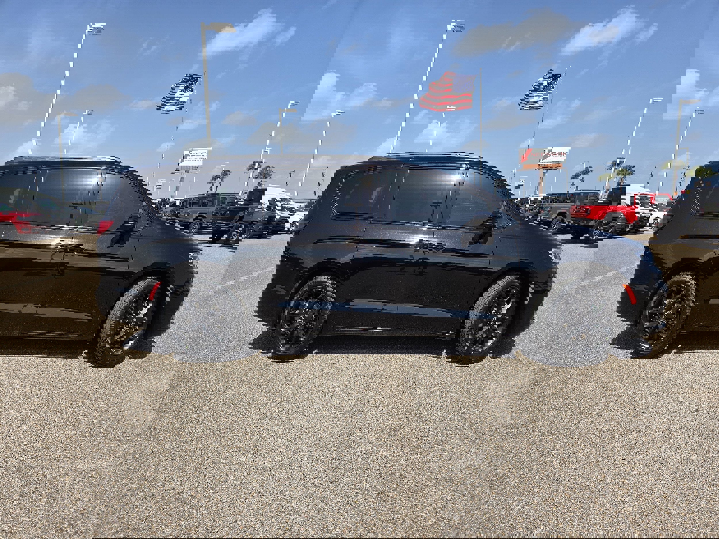 New 2026 Chrysler Pacifica Select image 8