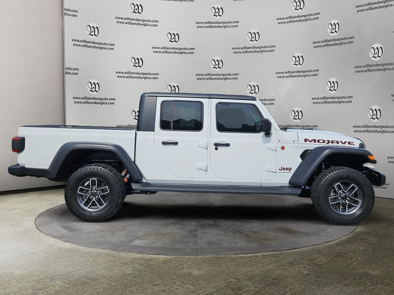 Used 2024 Jeep Gladiator Mojave w/ Convenience Group AWD/4WD image 6