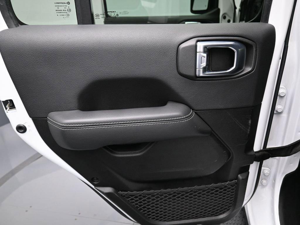 Used 2022 Jeep Wrangler Unlimited Sahara w/ Cold Weather Group image 27