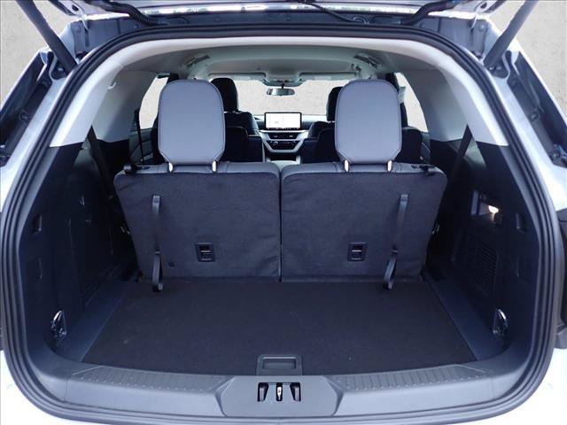New 2026 Ford Explorer Active w/ Active Comfort Package AWD/4WD image 8