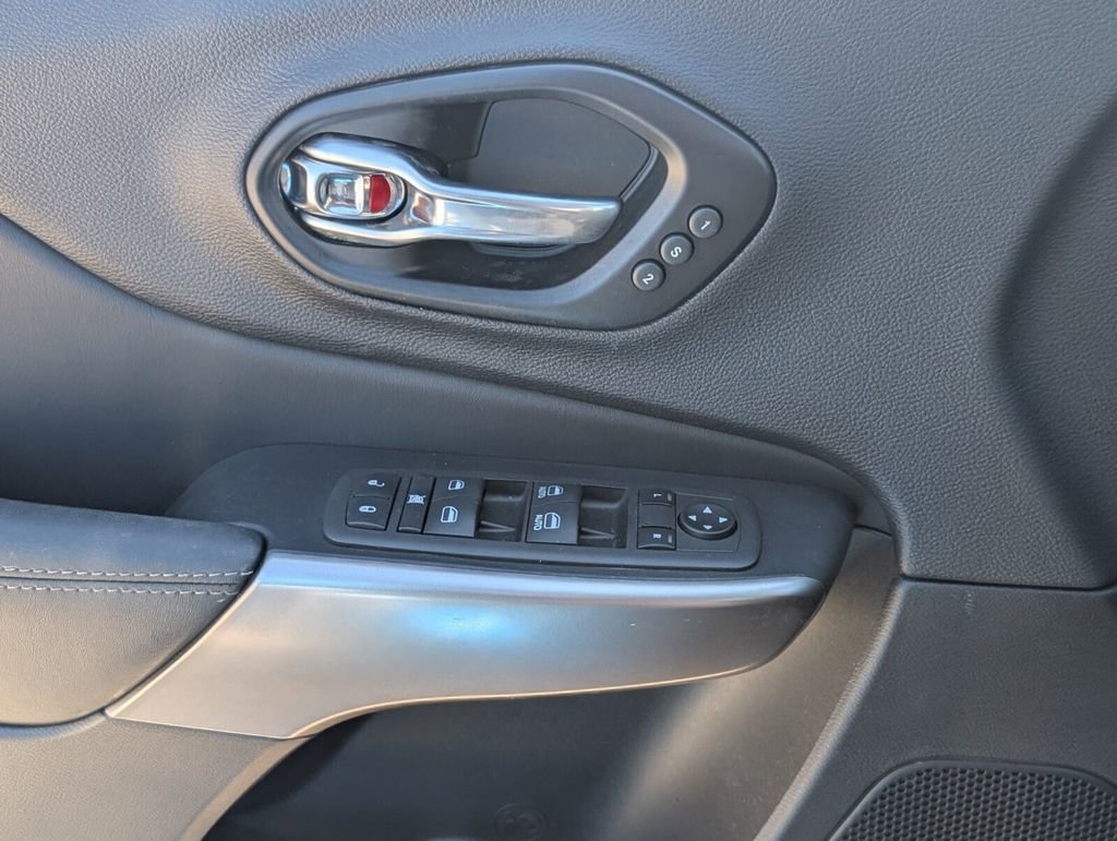 Certified 2022 Jeep Cherokee Limited image 29