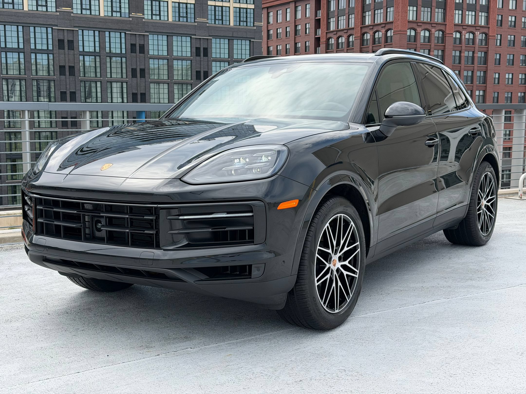 Certified 2026 Porsche Cayenne AWD/4WD image 1