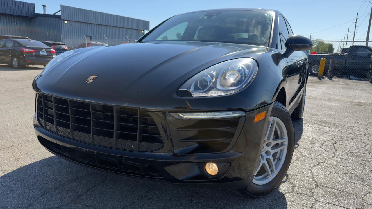 Used 2017 Porsche Macan AWD/4WD image 2