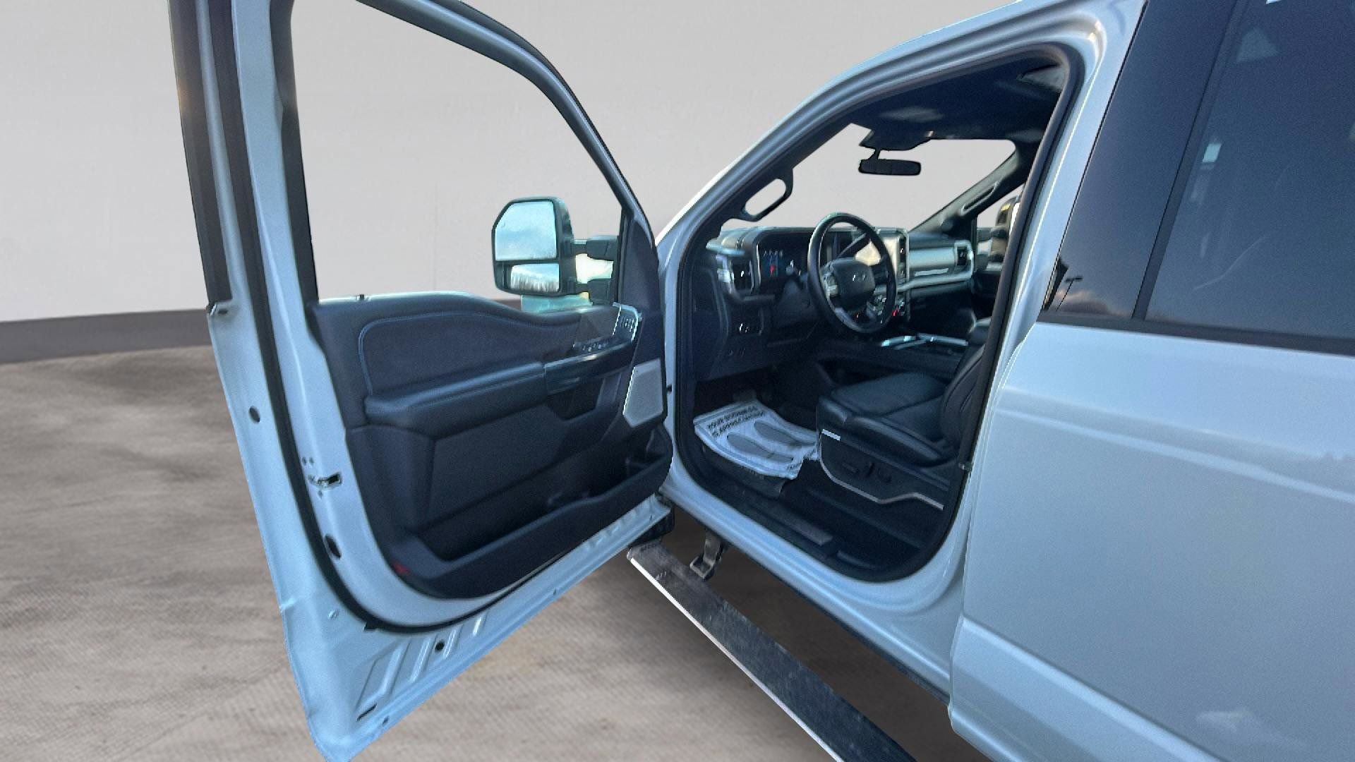 Used 2025 Ford F250 Platinum image 25