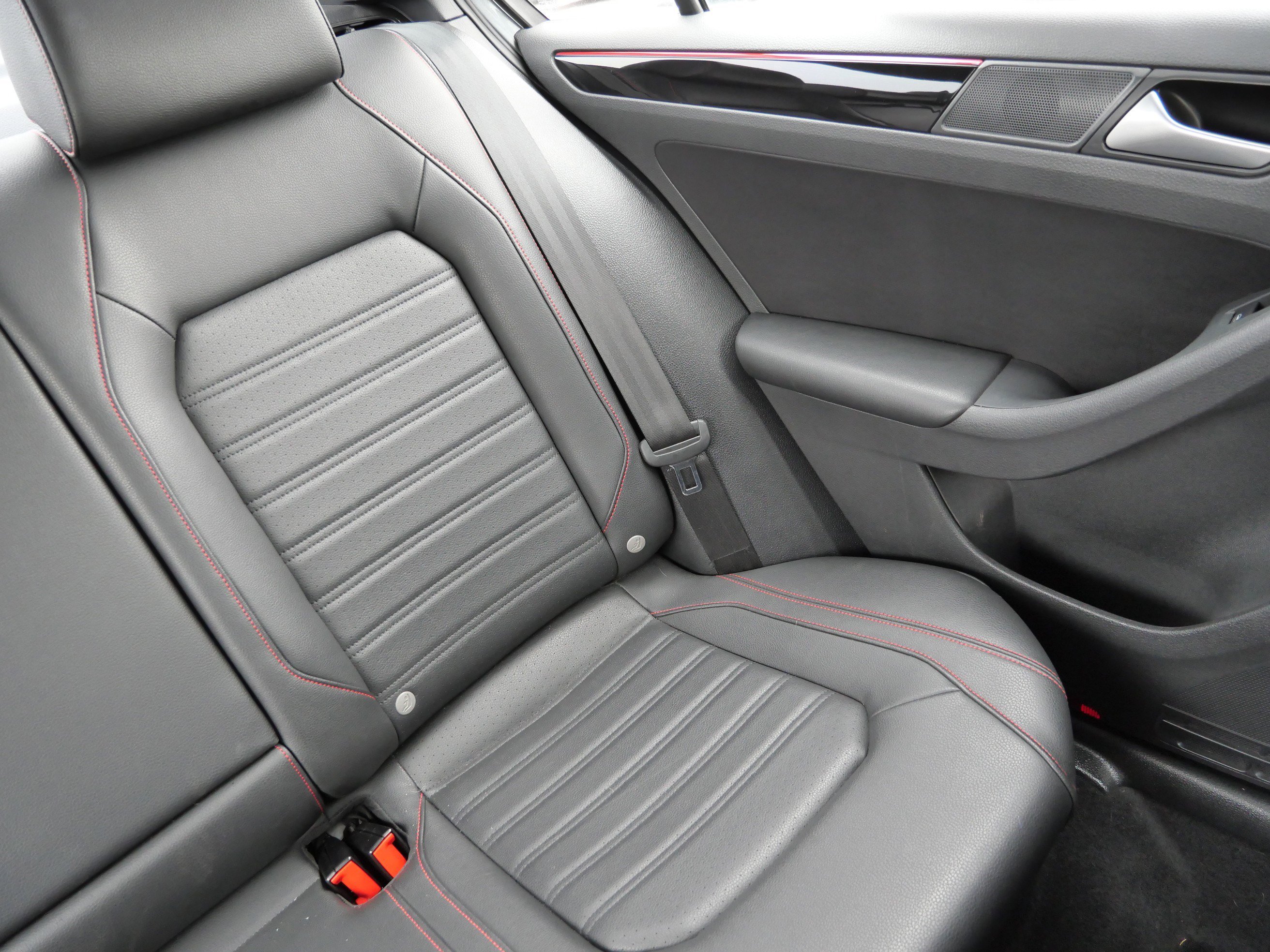 Used 2018 Volkswagen Jetta GLI image 14