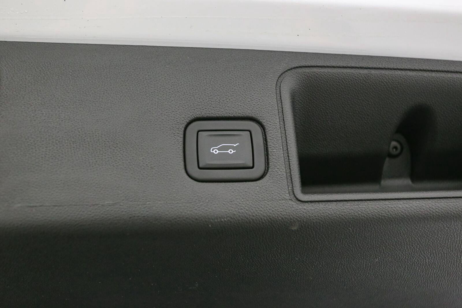 Used 2023 GMC Terrain AT4 AWD/4WD image 15