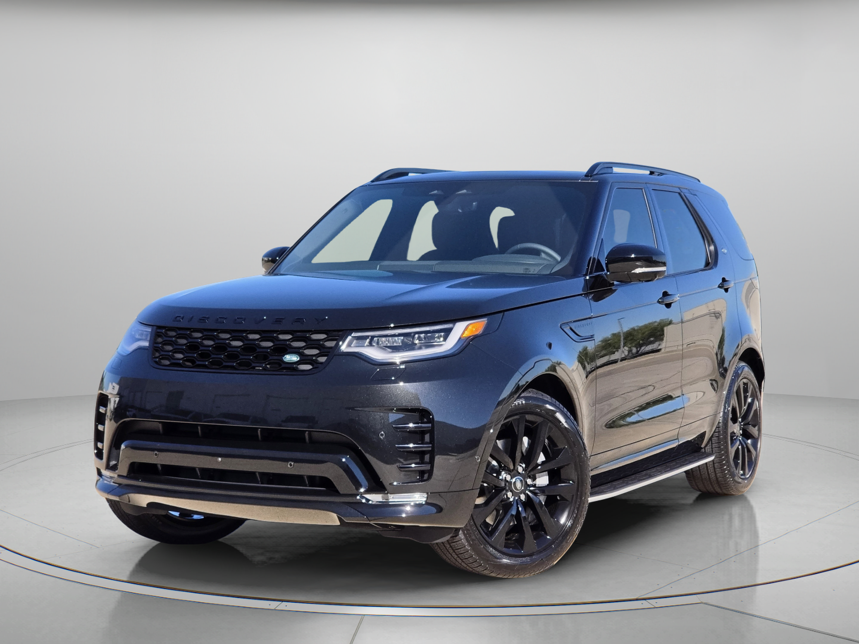 New 2026 Land Rover Discovery Dynamic SE