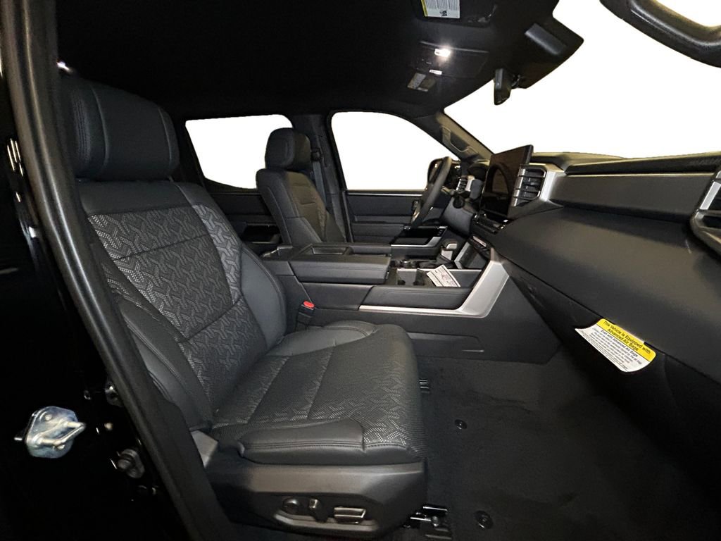 Used 2025 Toyota Tundra Limited AWD/4WD image 15