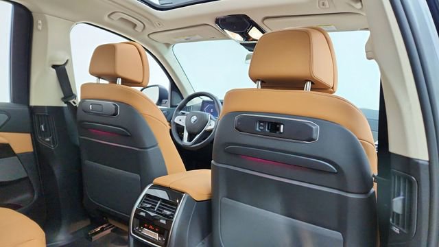 Used 2026 BMW X7 xDrive40i image 27