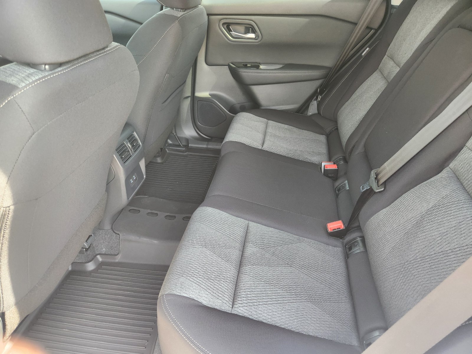 New 2026 Nissan Rogue SV FWD image 24