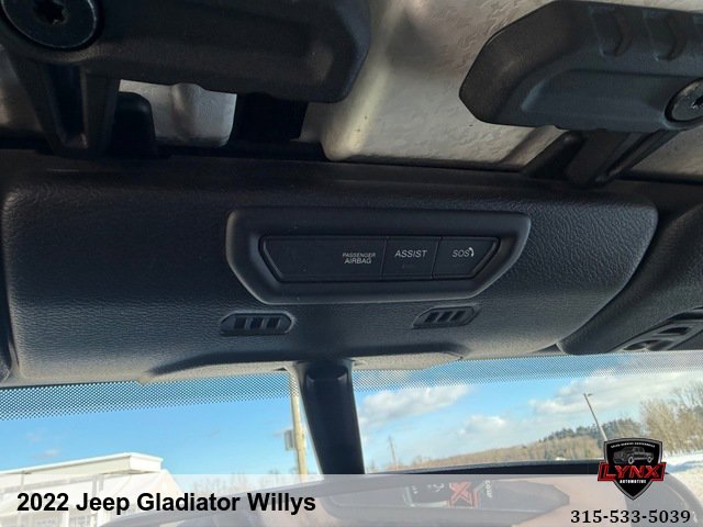 Used 2022 Jeep Gladiator Willys AWD/4WD image 30