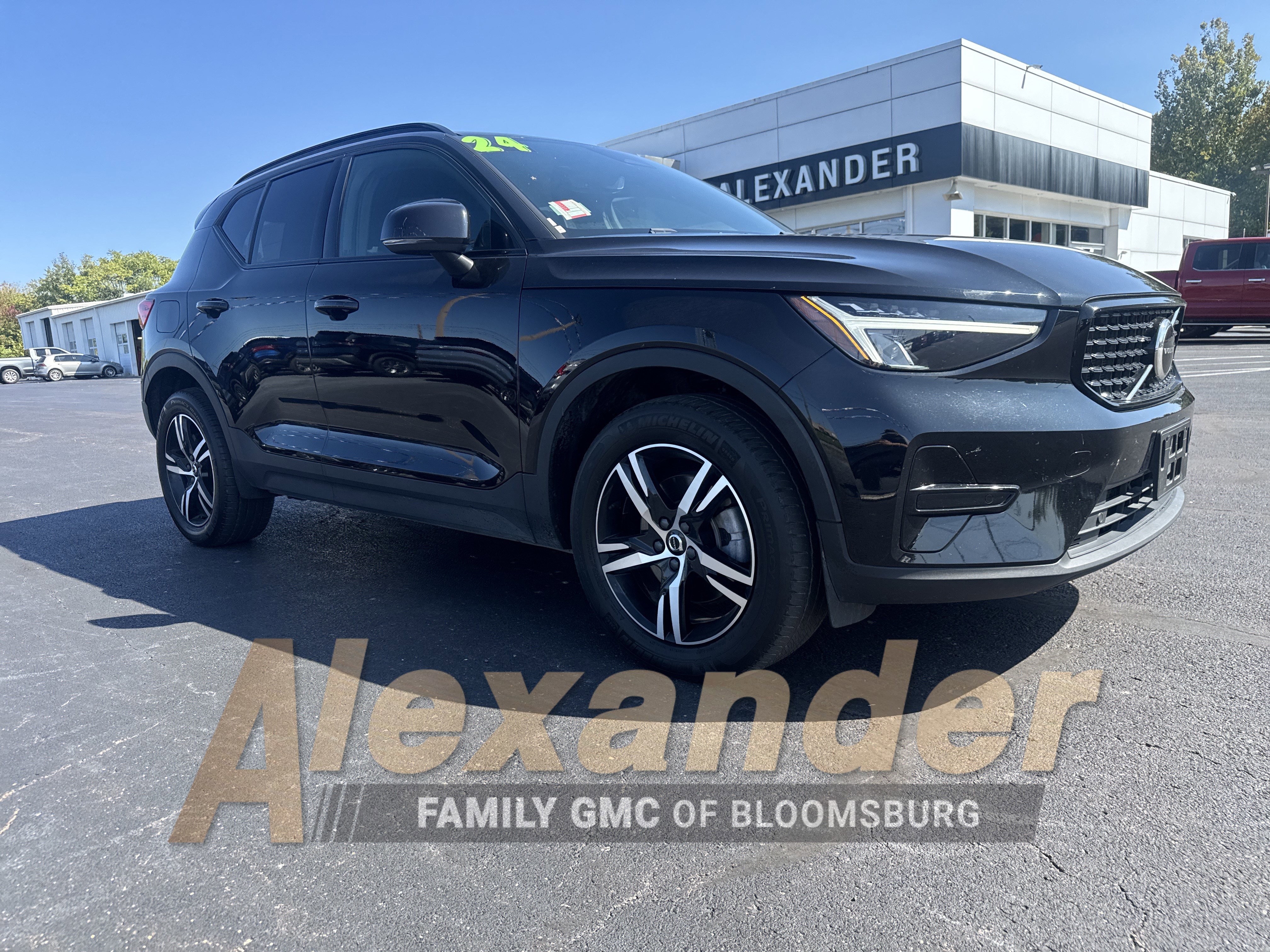 Used 2024 Volvo XC40 B5 Core