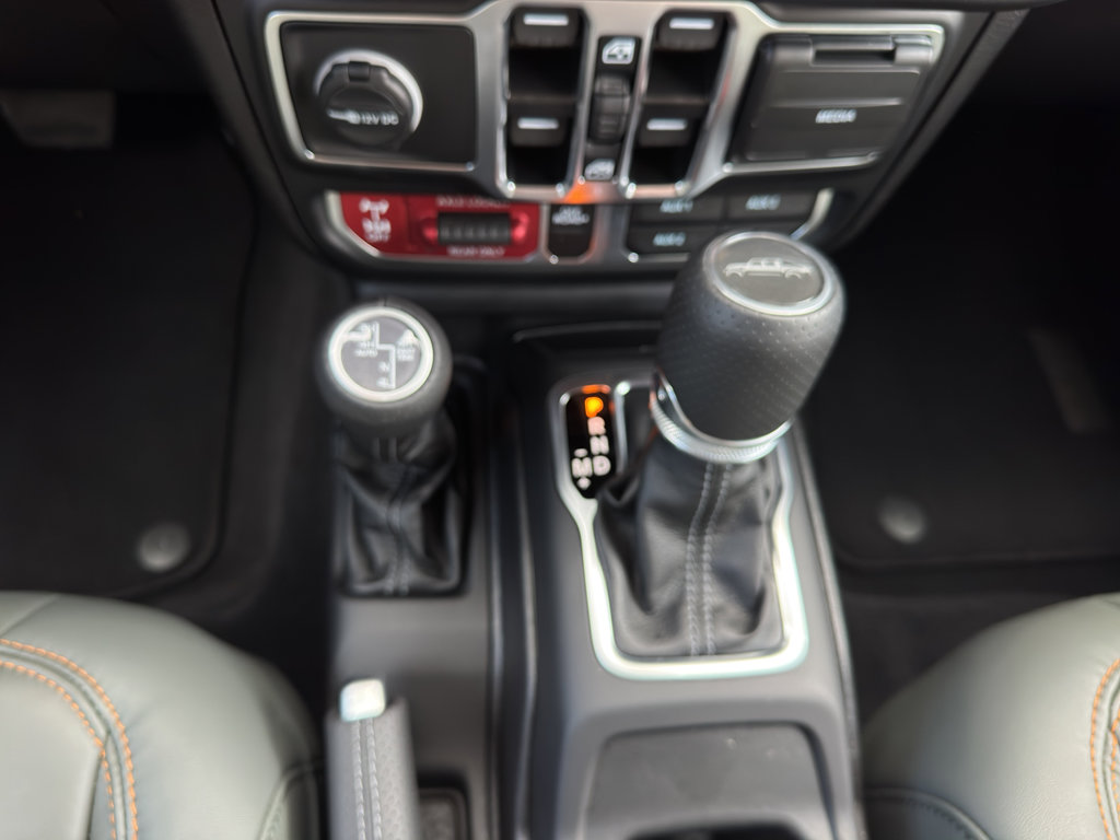 Used 2025 Jeep Gladiator Mojave image 13