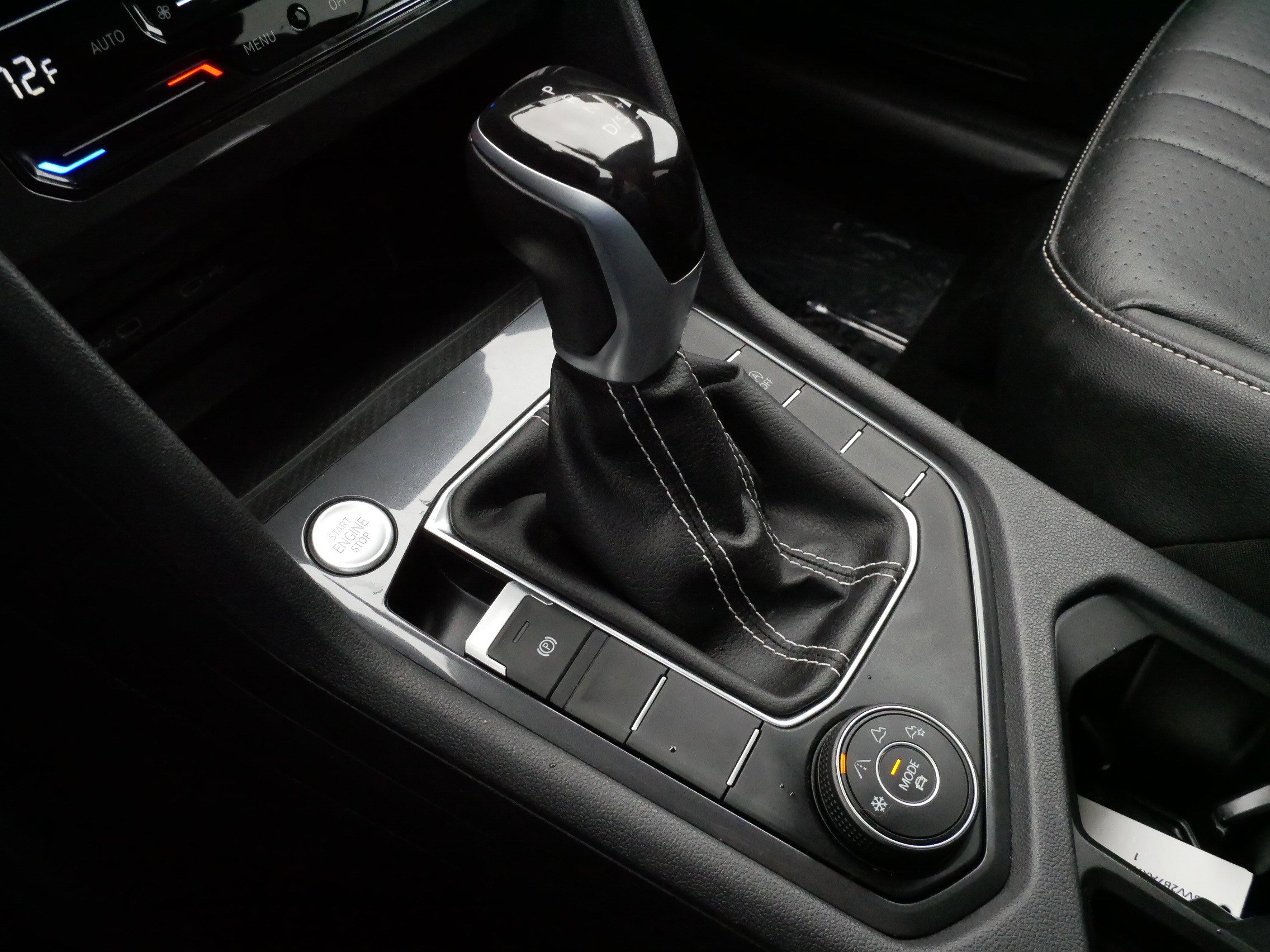 Certified 2022 Volkswagen Tiguan SE w/ Panoramic Sunroof Package image 24