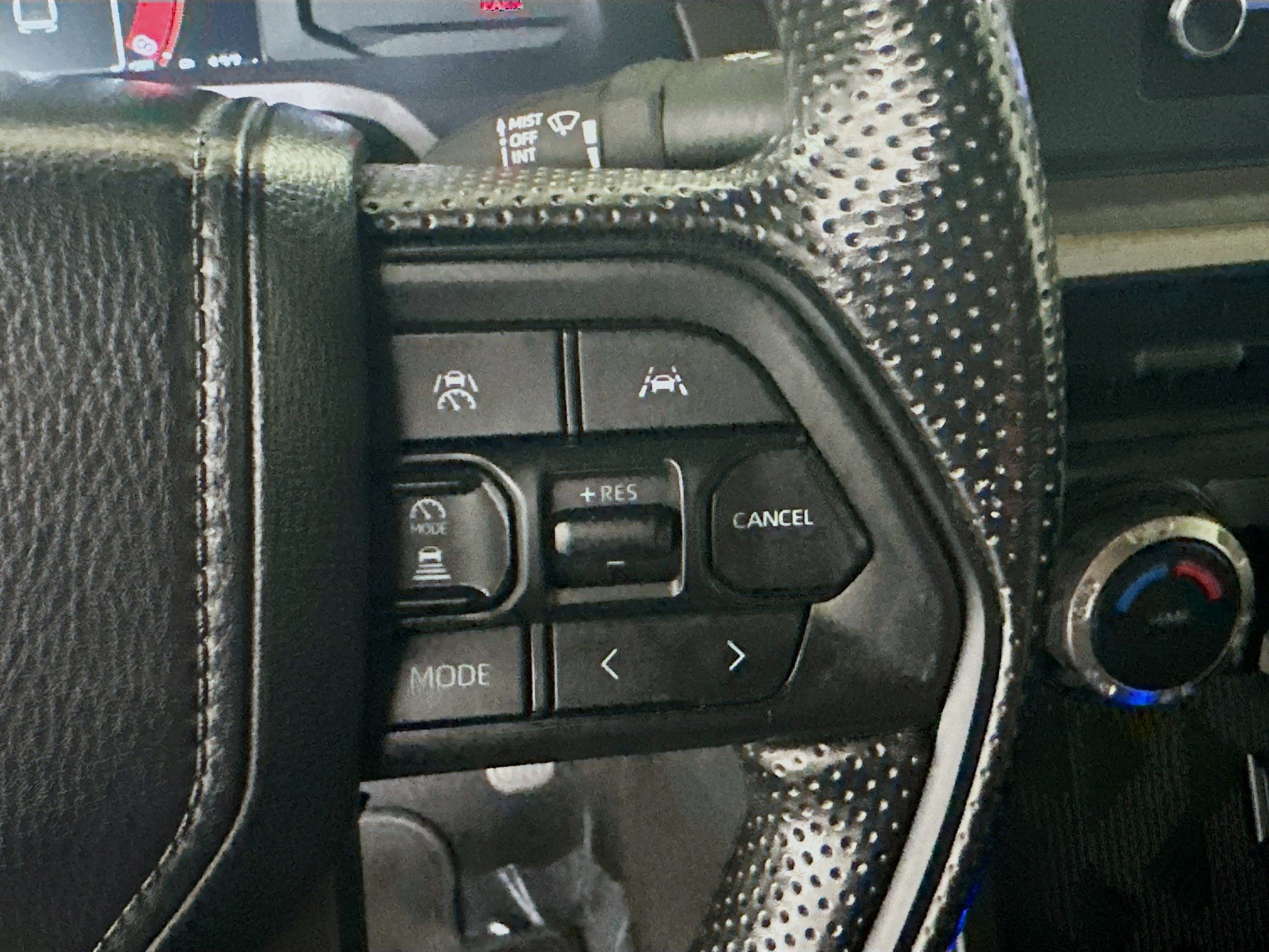 Certified 2024 Toyota Tacoma SR5 AWD/4WD image 17