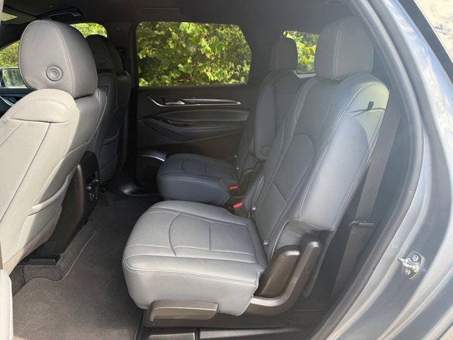 Used 2024 Buick Enclave Essence image 16