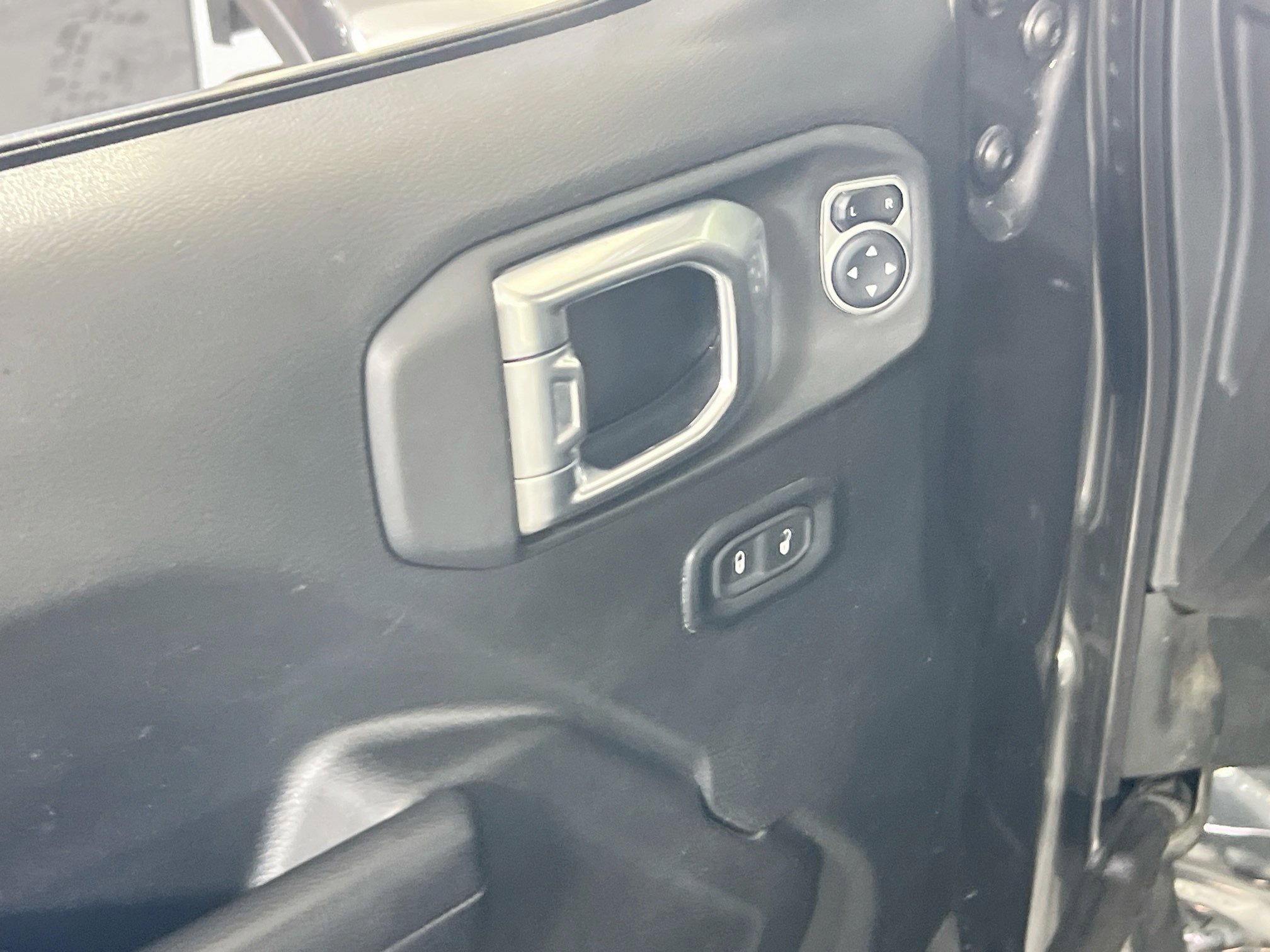 Used 2022 Jeep Gladiator Sport AWD/4WD image 17