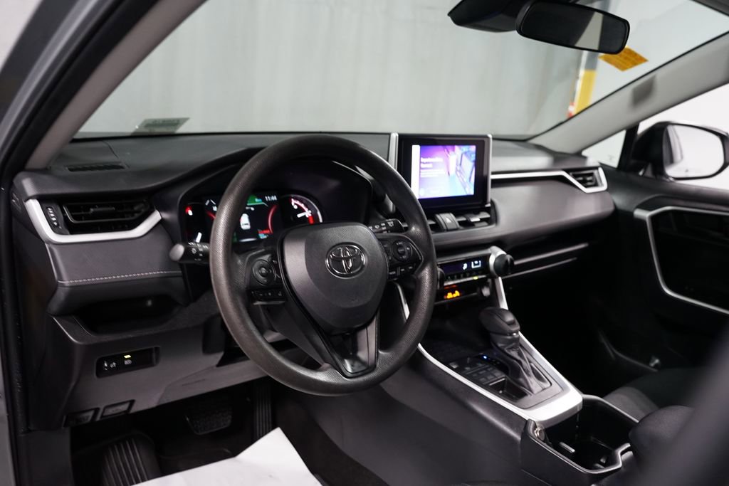 Certified 2025 Toyota RAV4 LE AWD/4WD image 11