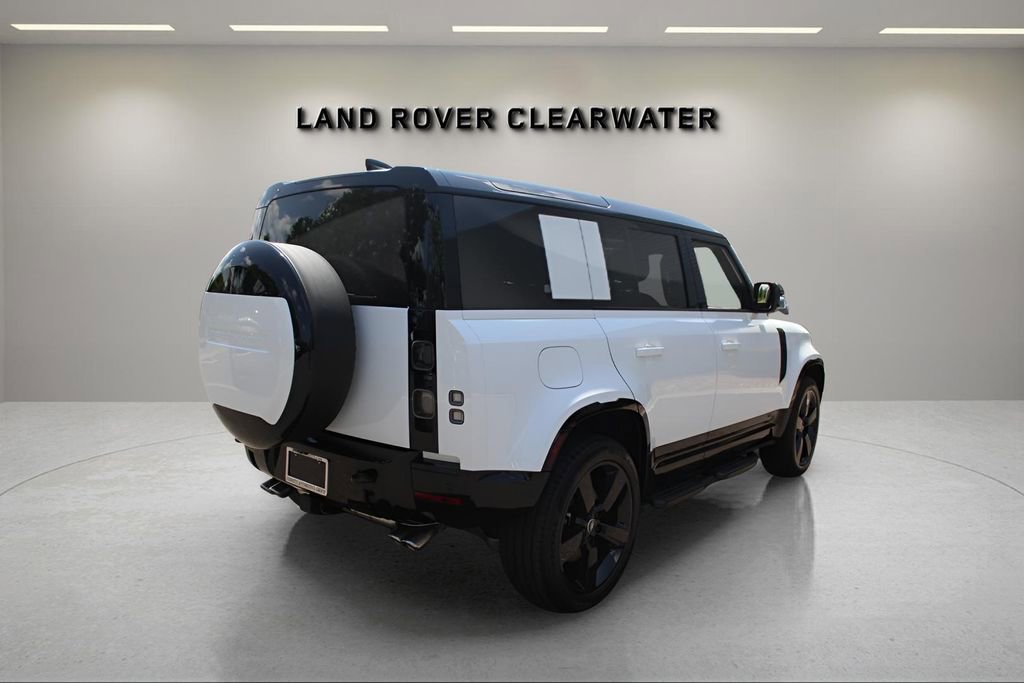 Used 2025 Land Rover Defender 110 V8 image 4