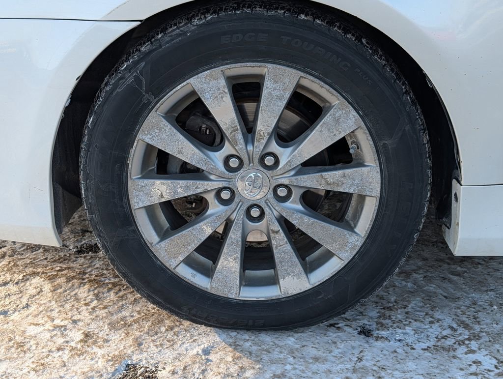 Used 2011 Toyota Avalon Limited image 15