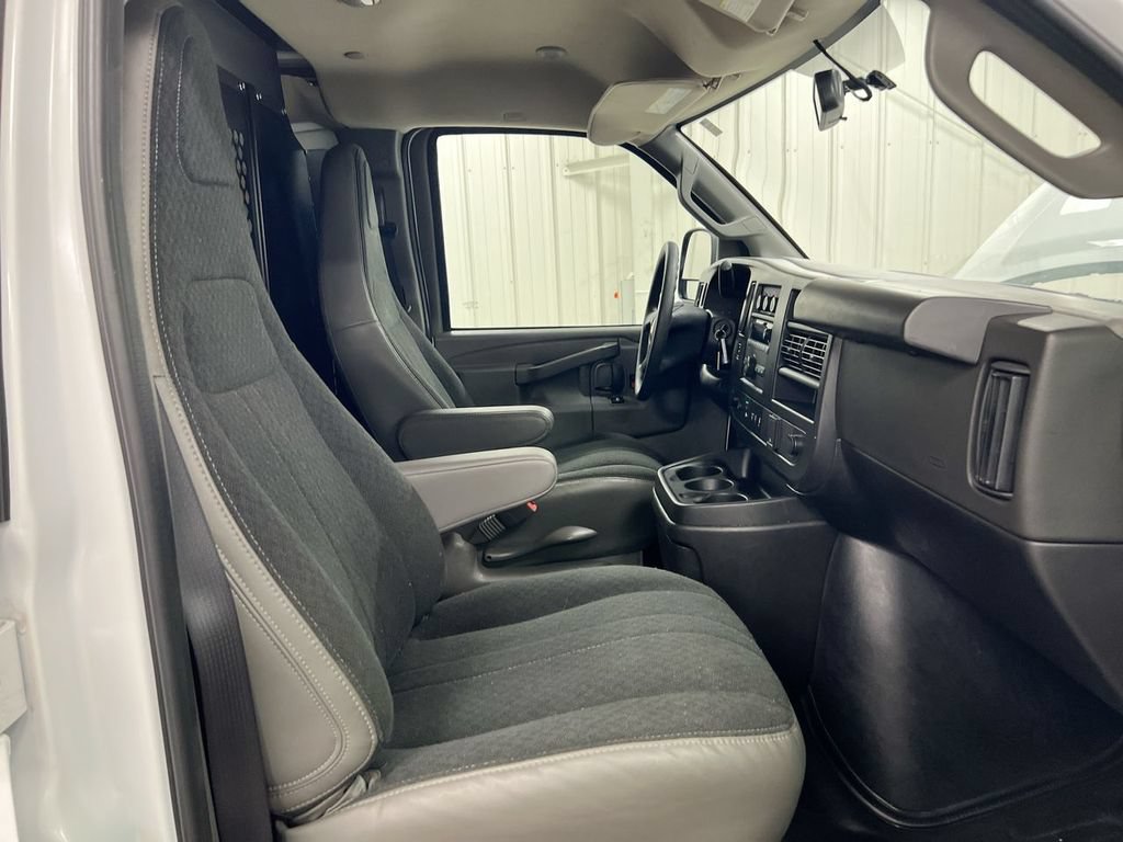 Used 2025 Chevrolet Express 2500 w/ Driver Convenience Package RWD image 20