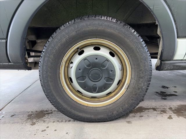 Used 2017 Ford Transit 150 130 Low Roof RWD image 9