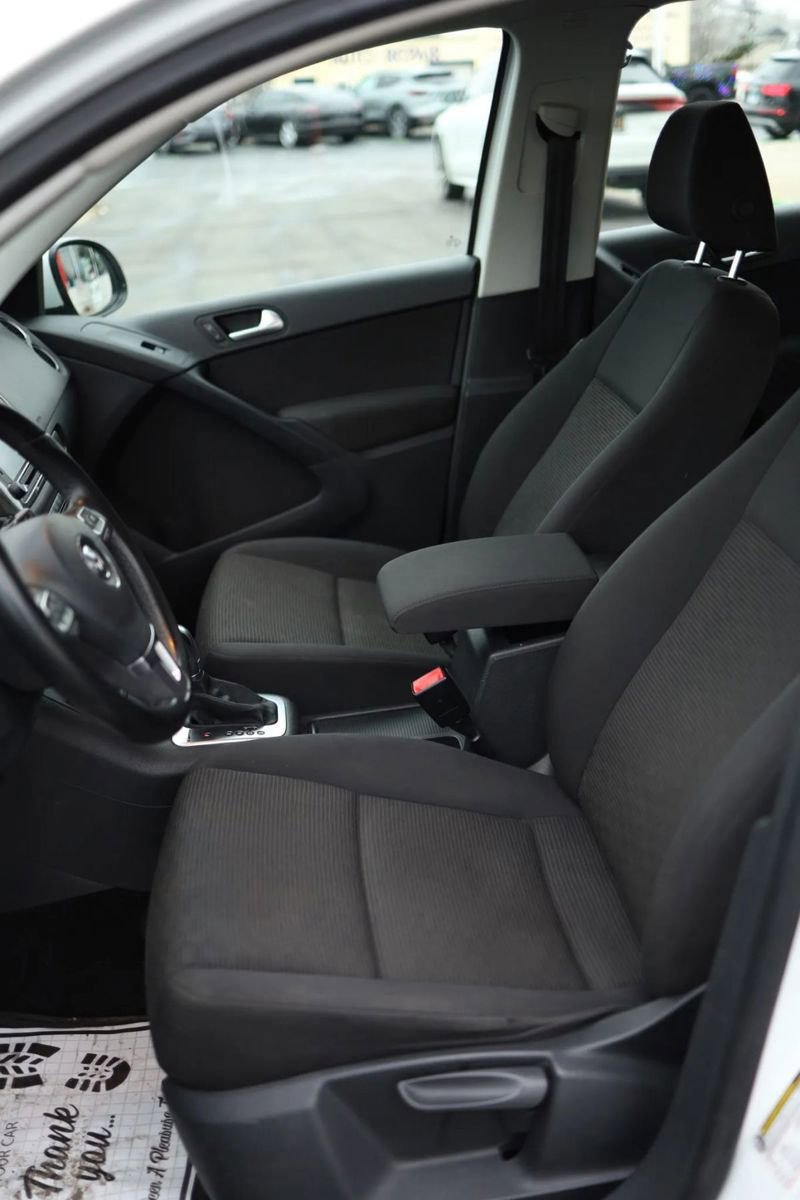 Used 2017 Volkswagen Tiguan S image 13